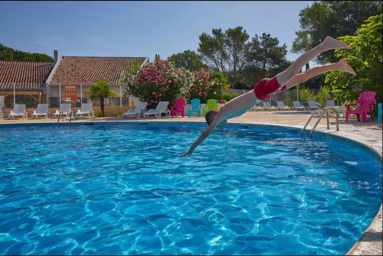 Domaine Des Iscles Hotel La Roque-d'Antheron Buitenkant foto